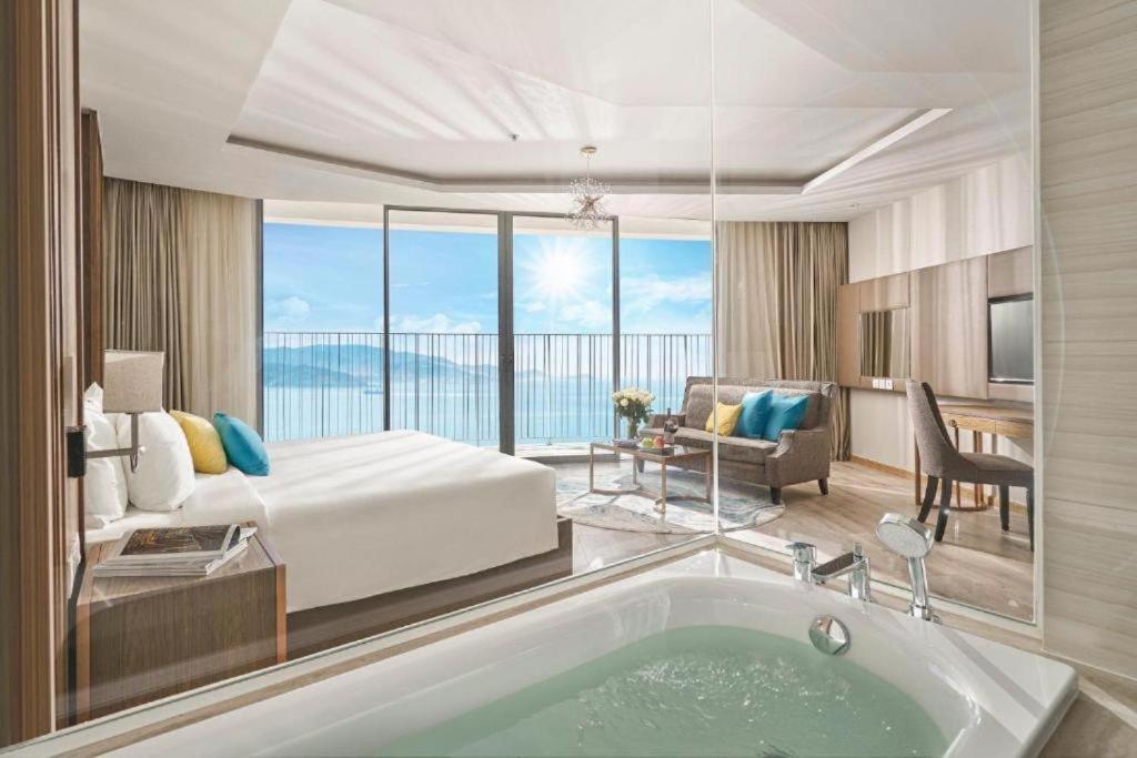 Panorama Nha Trang Hotel Managed By Lucy Exteriör bild
